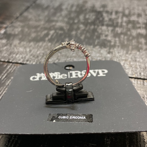 NWT Size 9 Charming Charlie RSVP Silver Tone CZ Ring! - Picture 3 of 6
